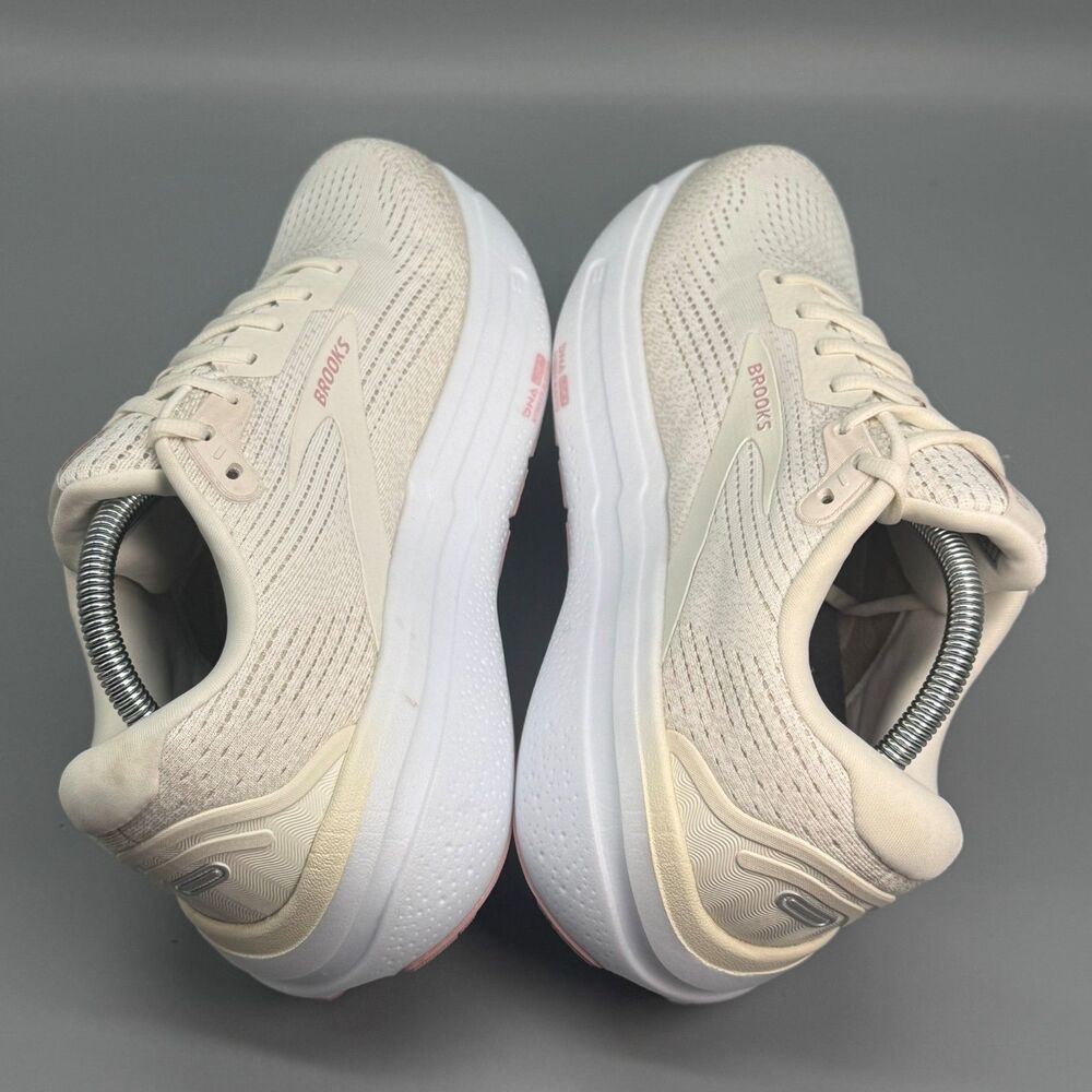 Brooks Ghost Max 2 Women's 11 Coconut Milk Gray Mesh Athletic Running Sneakers - Picture 6 of 9
